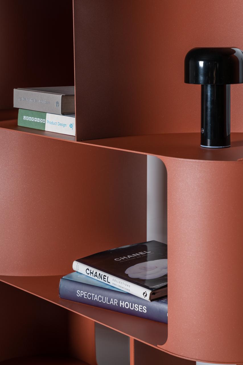 Round Raf Heykelsi Modern Metal Kitaplık