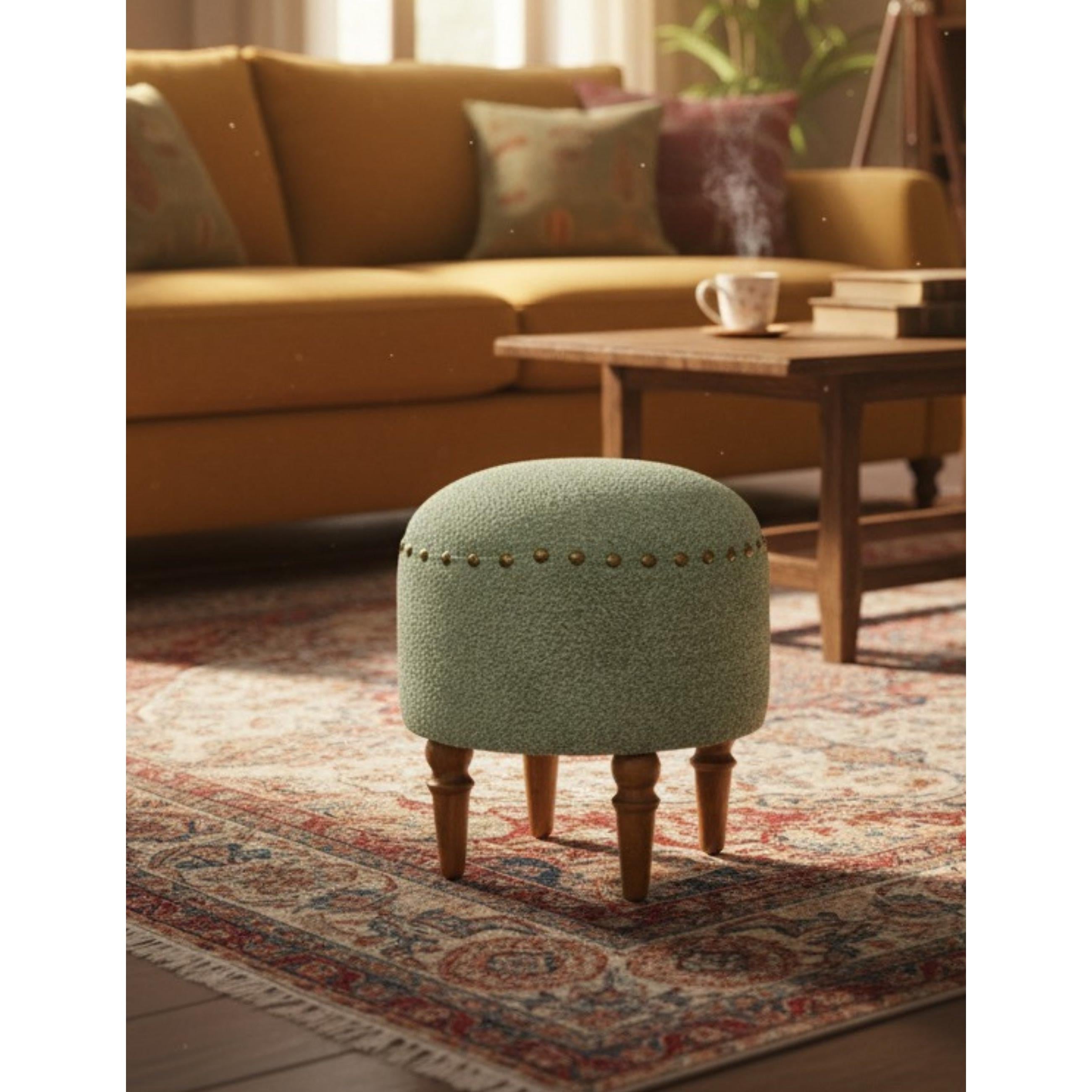 Saga Nostajik Ahşap Ayaklı Puf