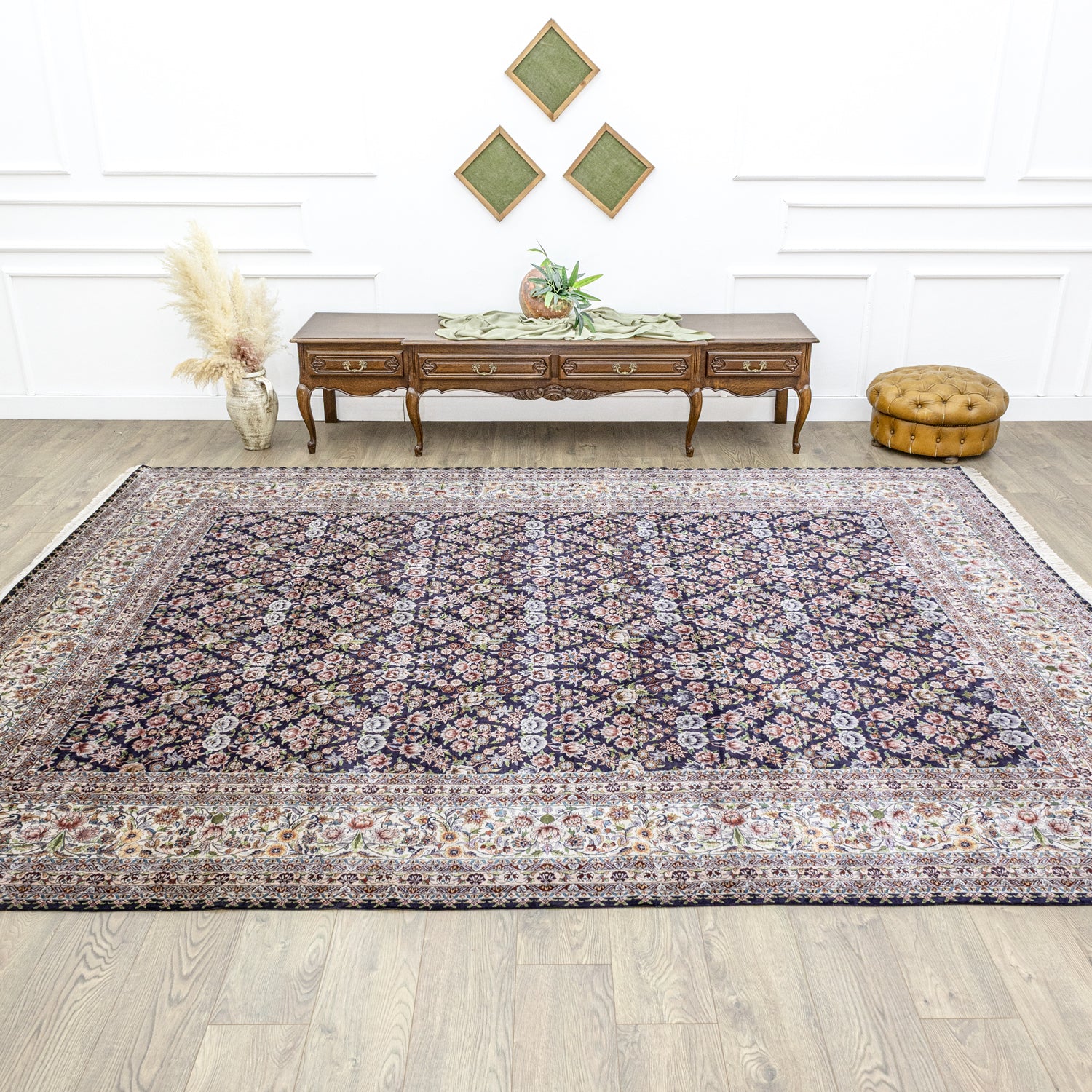 Sariya Serpme Çiçek Motifli İpek Halı 277X359 Cm