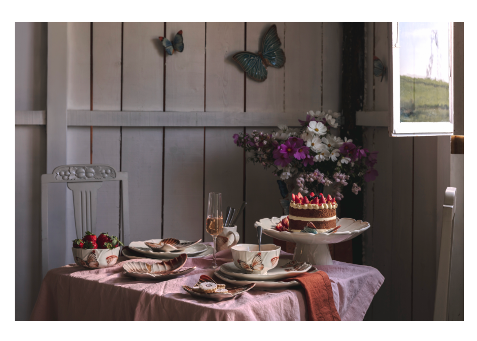 Cloudy Butterflies Beyaz Seramik Kek Standı