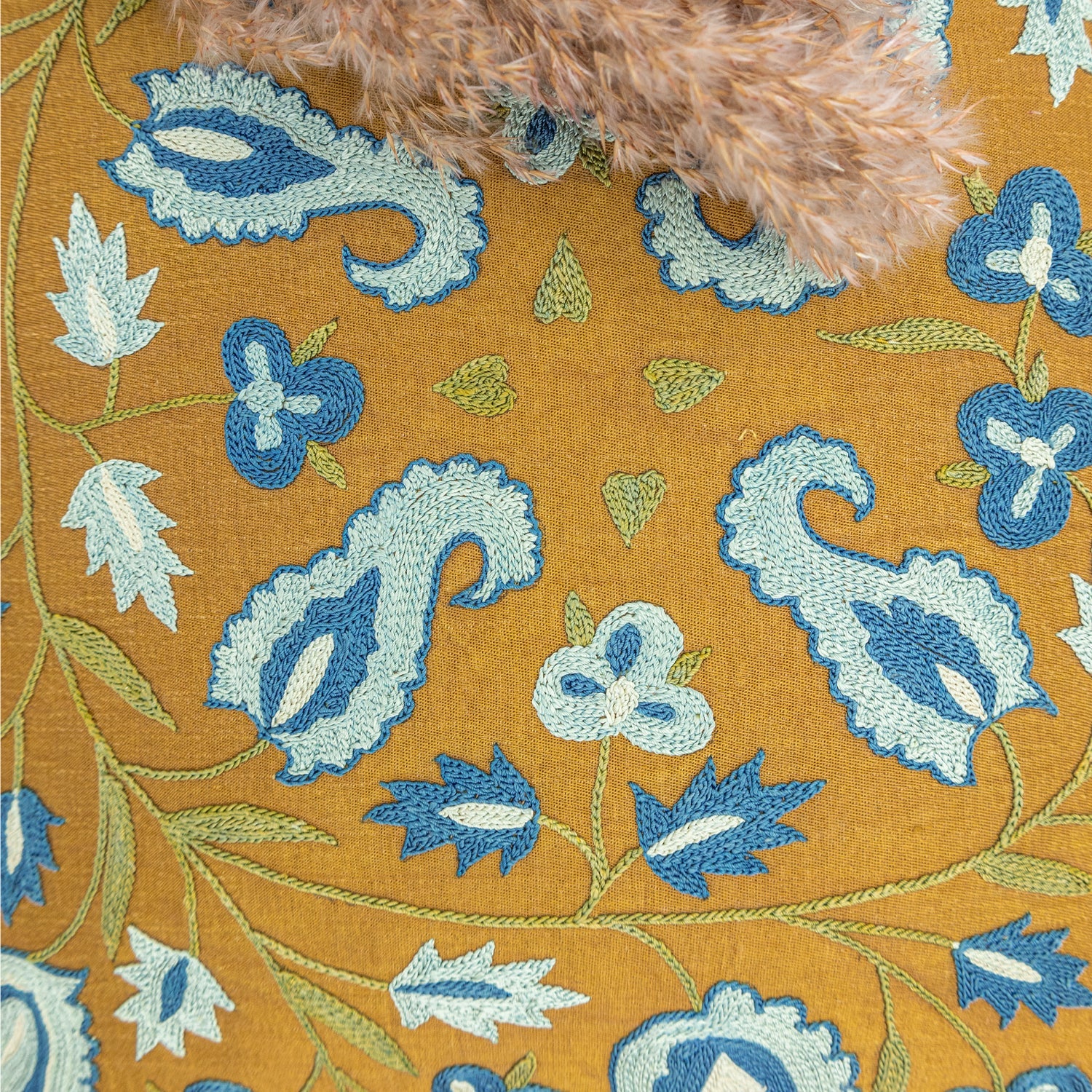 Selvan El Yapımı İpek Kırlent