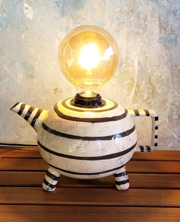 Siyah Çizgili Çaydanlık Formlu Abajur