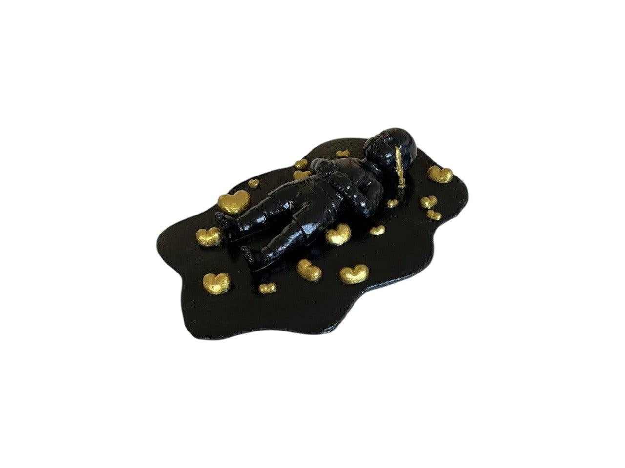 Siyah Ve Altın Renklerde Heykel