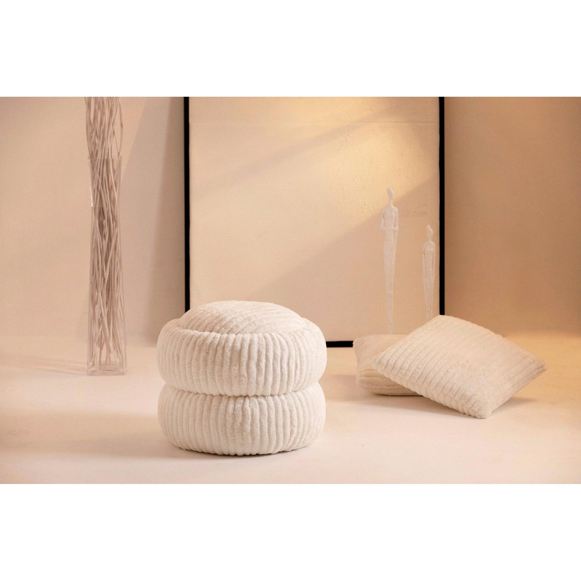 Strato Beyaz Şerit Detaylı Yuvarlak Puf