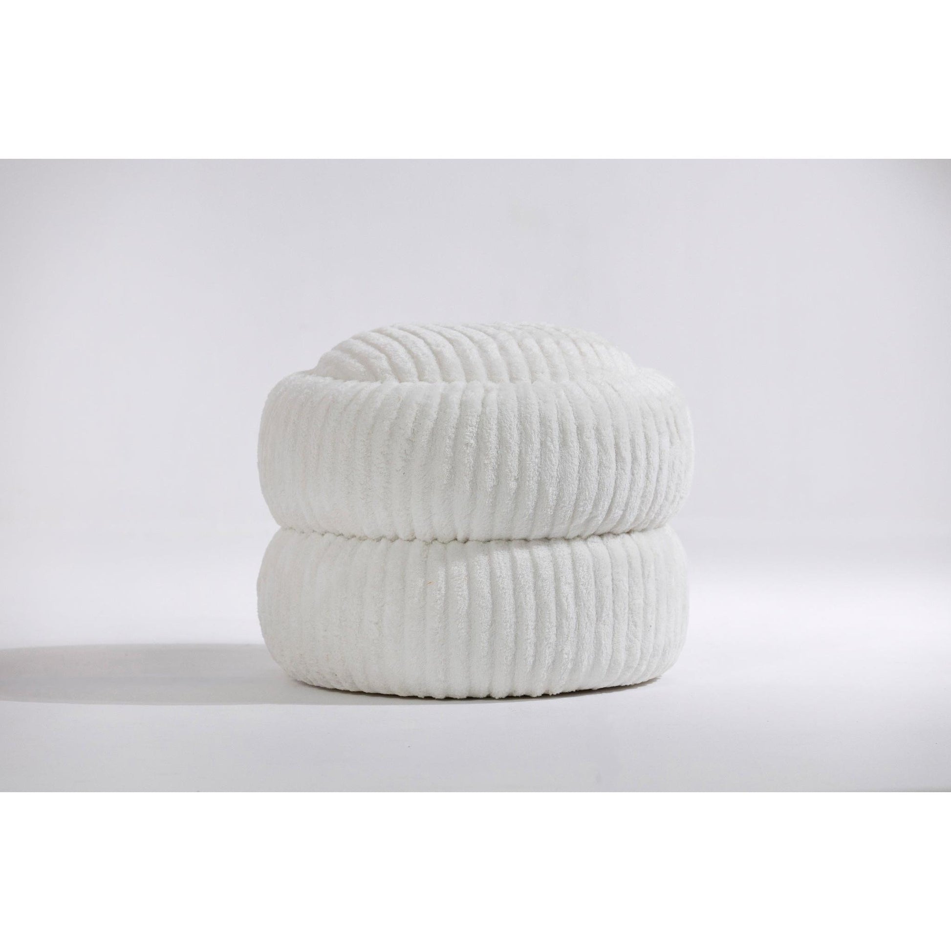 Strato Beyaz Şerit Detaylı Yuvarlak Puf