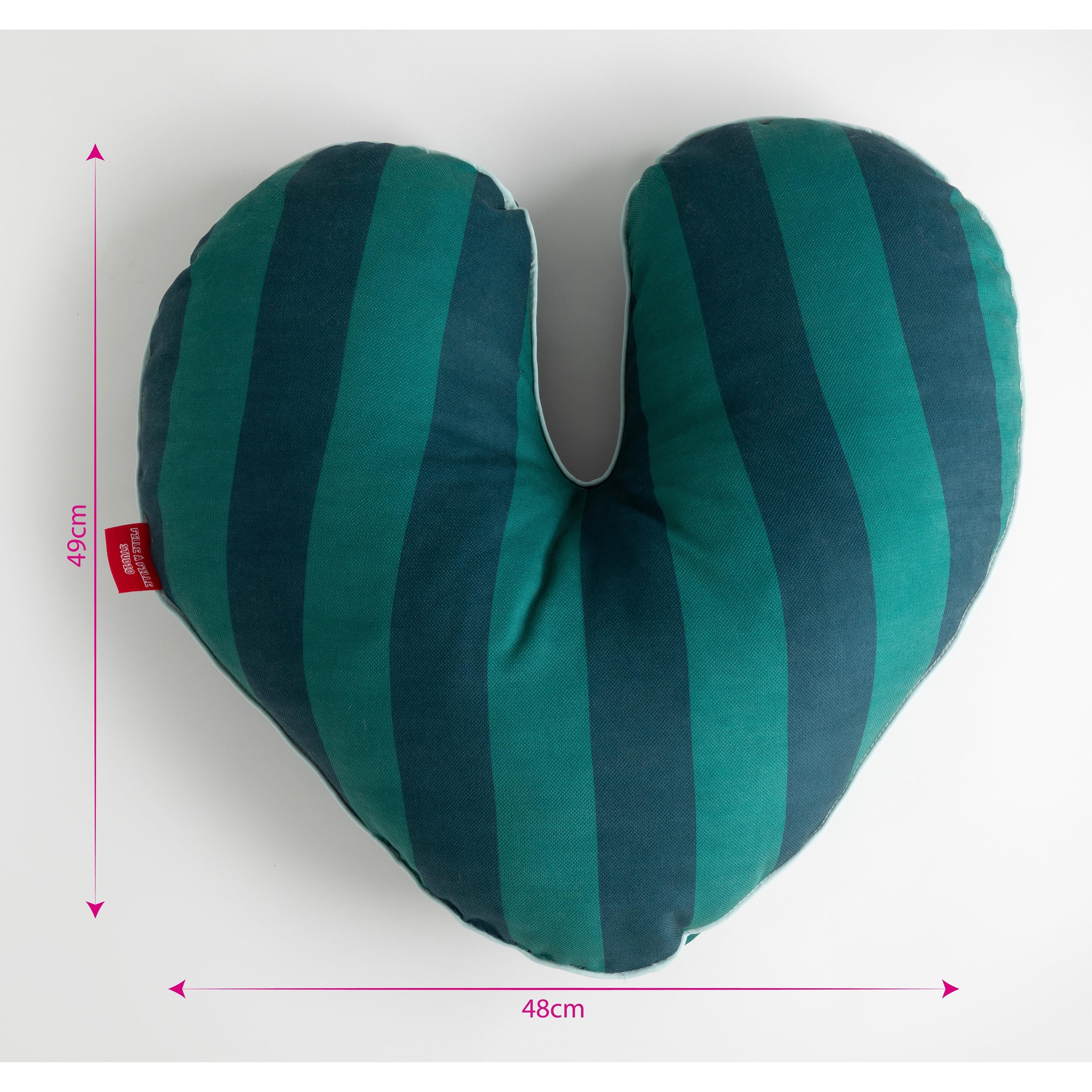 Striped Heart Pillow Yastık