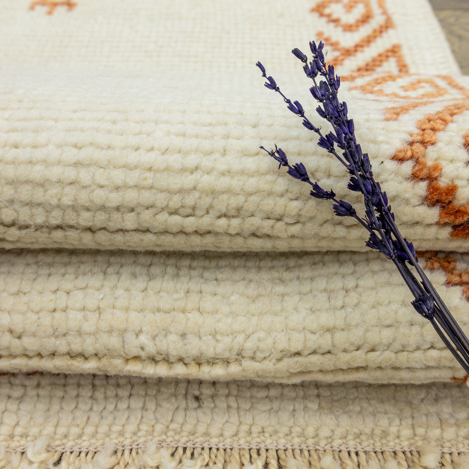 Tetsu İlkel Tasarımlı Yün Halı 122X183 Cm