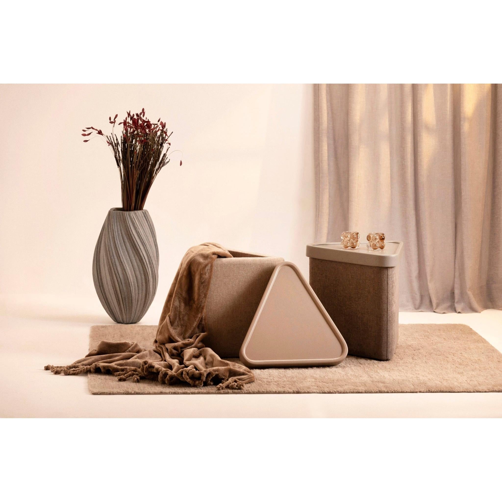 Trivio Lake Saklama Alanlı Gri Üçgen Yan Sehpa