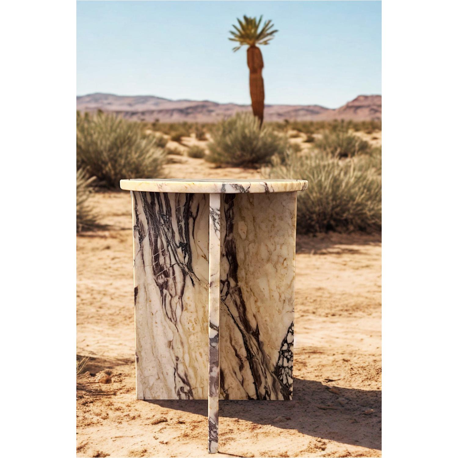 Violet Mermer Yan Sehpa