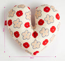 White Bloom Heart Yastık