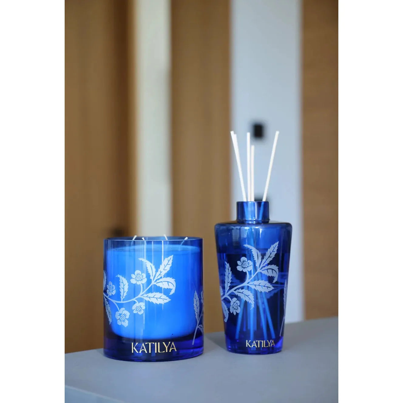 Yaka Büyük Oda Kokusu