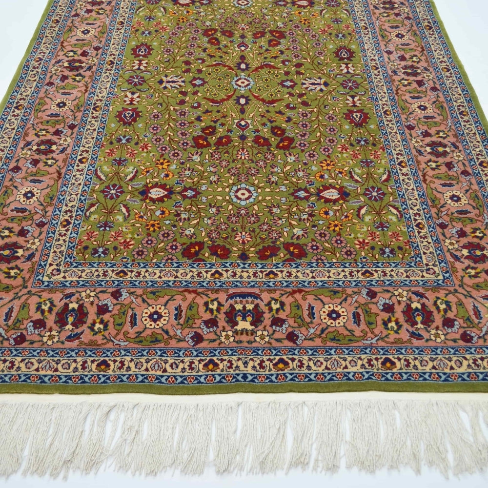 Yedi Dağın Çiçeği Desenli El Dokuma Hereke Halısı