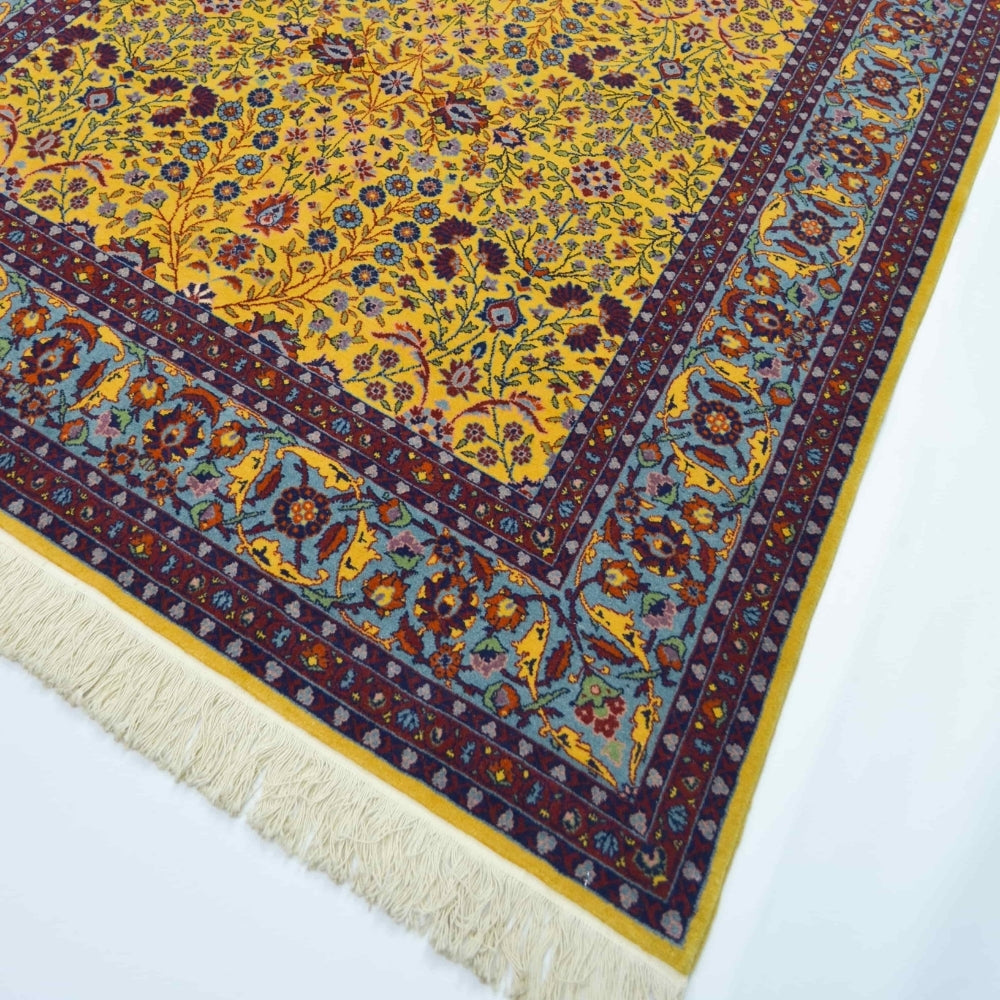 Yedi Dağın Çiçeği Desenli El Dokuma Hereke Halısı