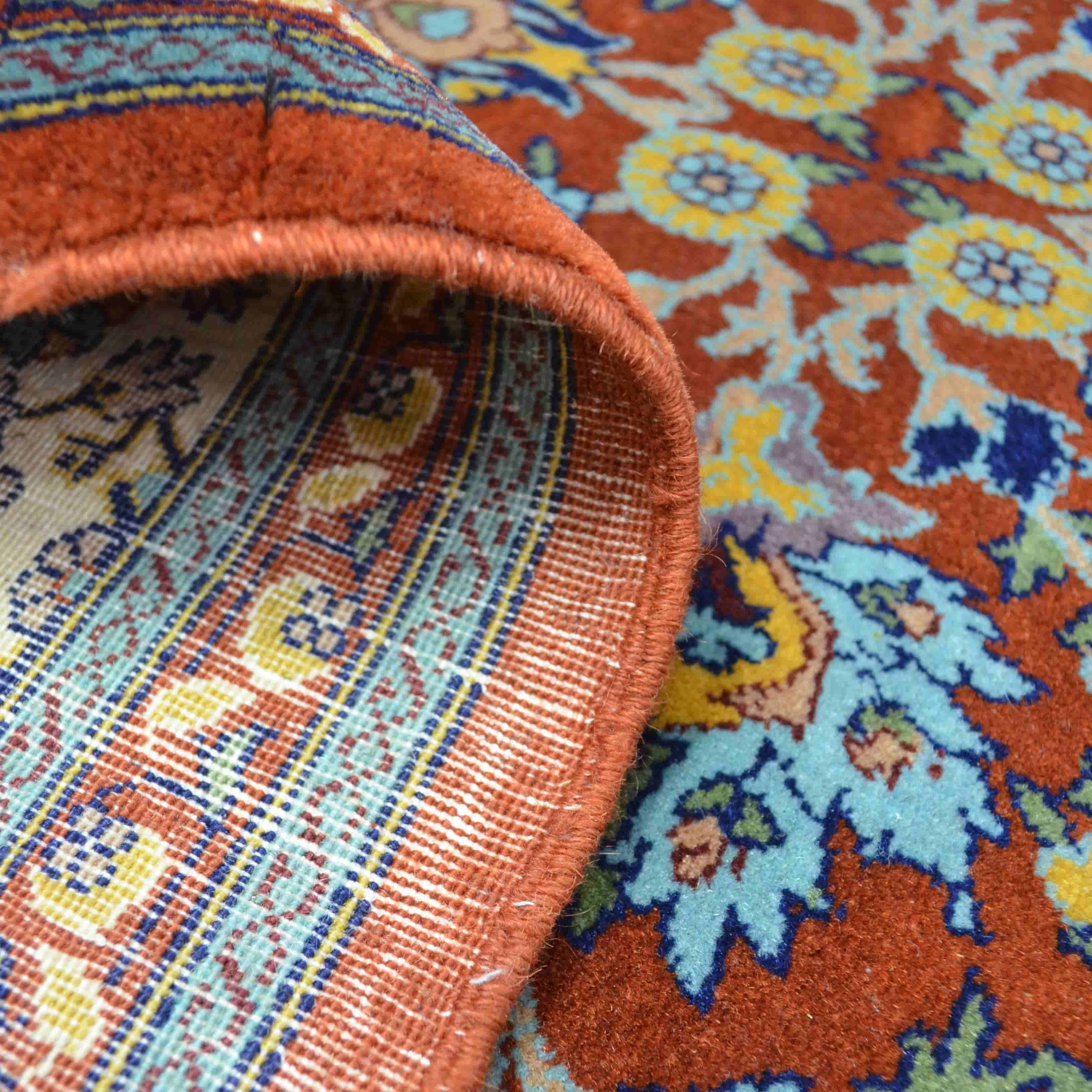 Yedi Dağın Çiçeği Desenli El Dokuma Hereke Halısı