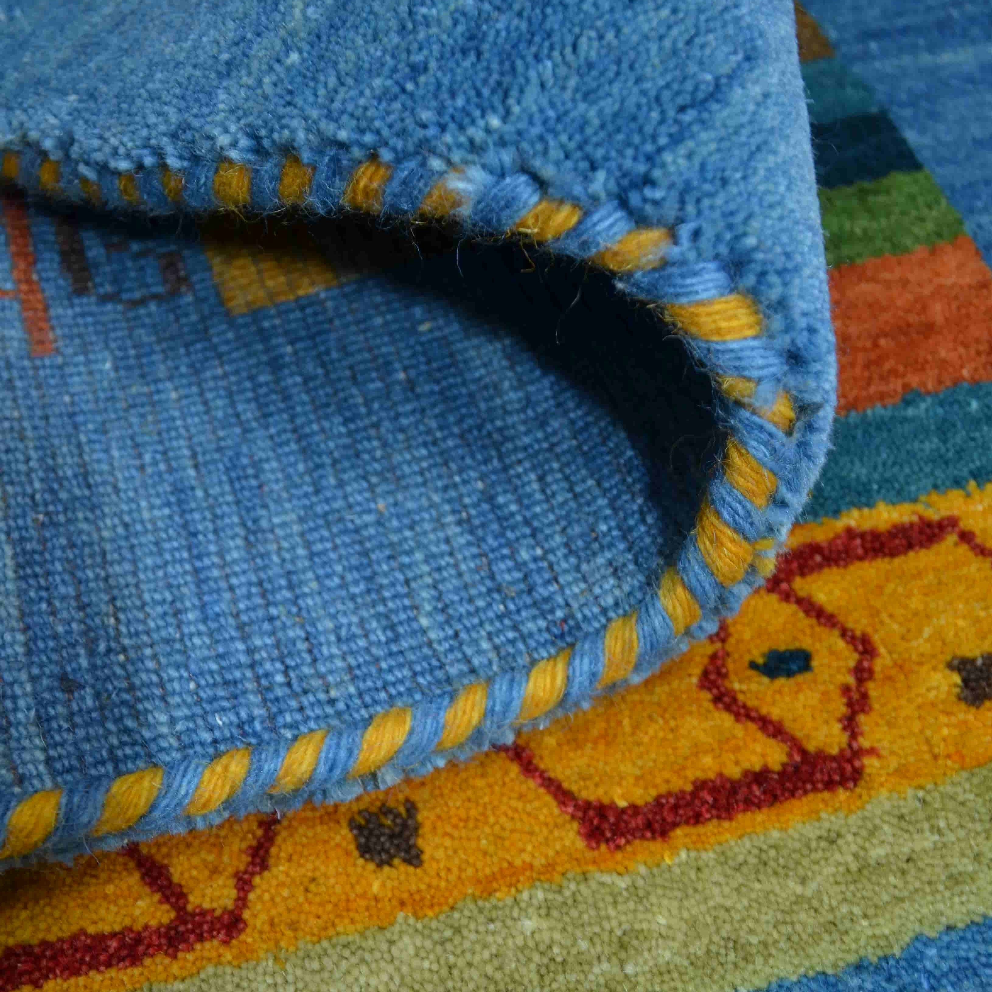 Yünden El Dokuma Tribal Halı