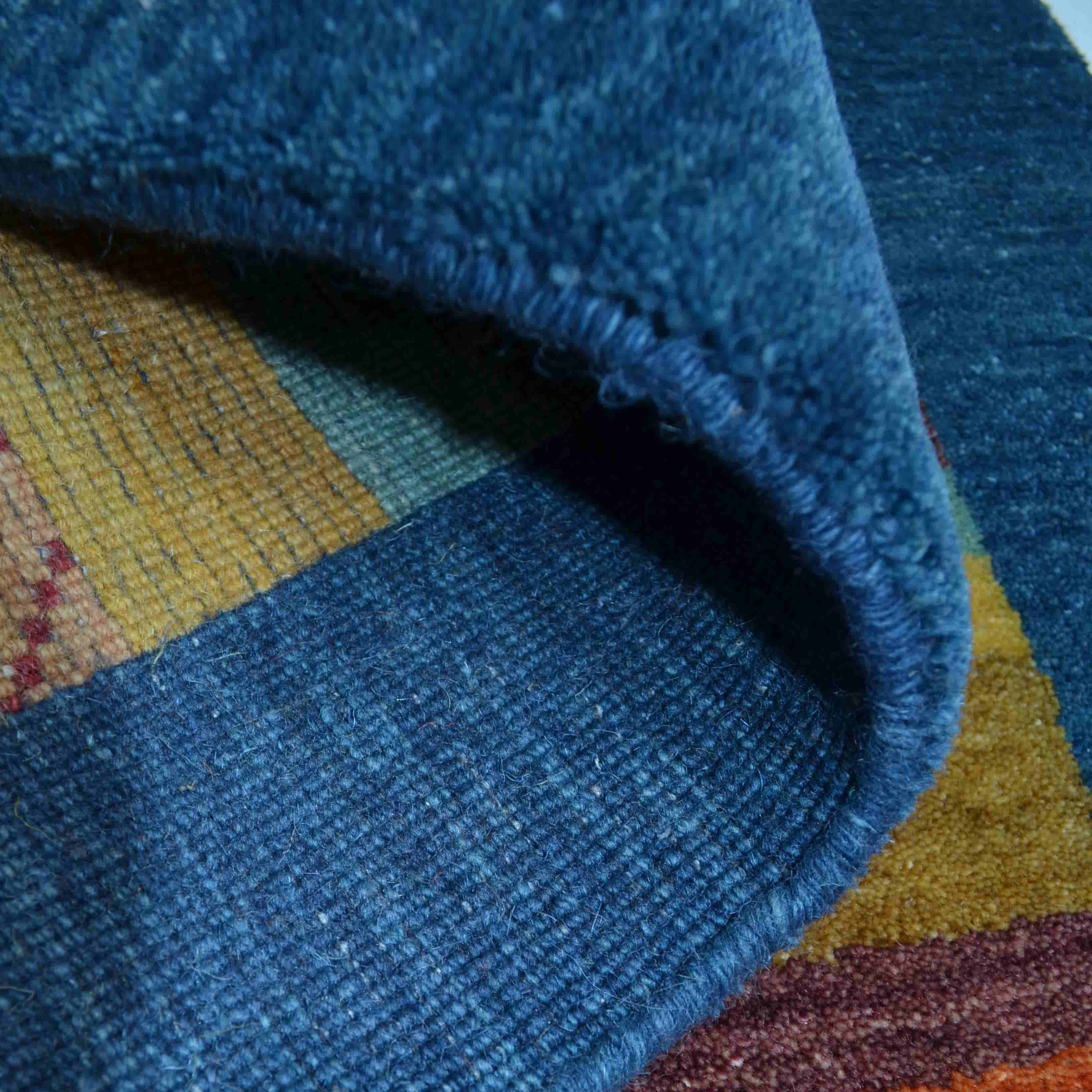 Yünden El Dokuma Tribal Halı