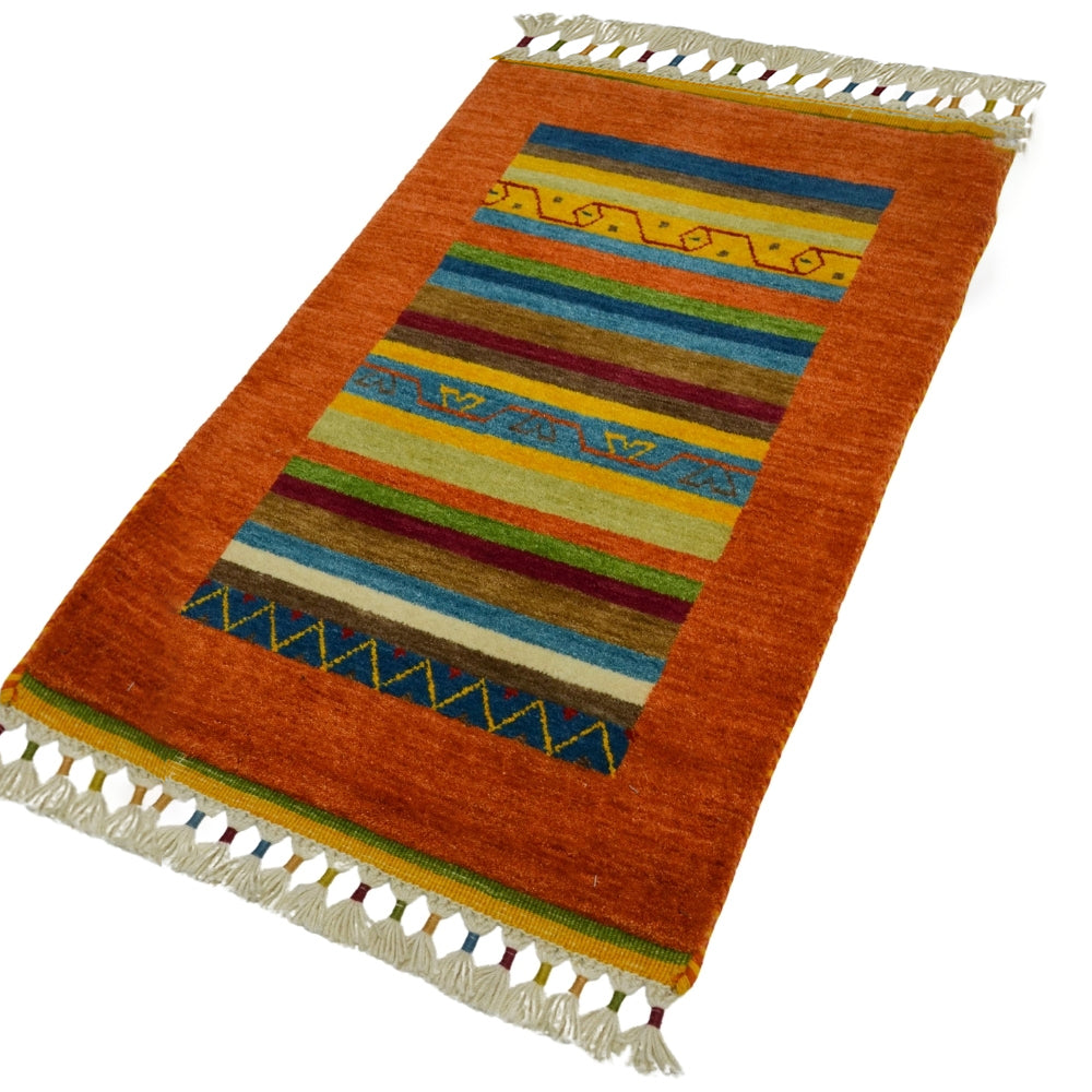 Yünden El Dokuma Tribal Halı