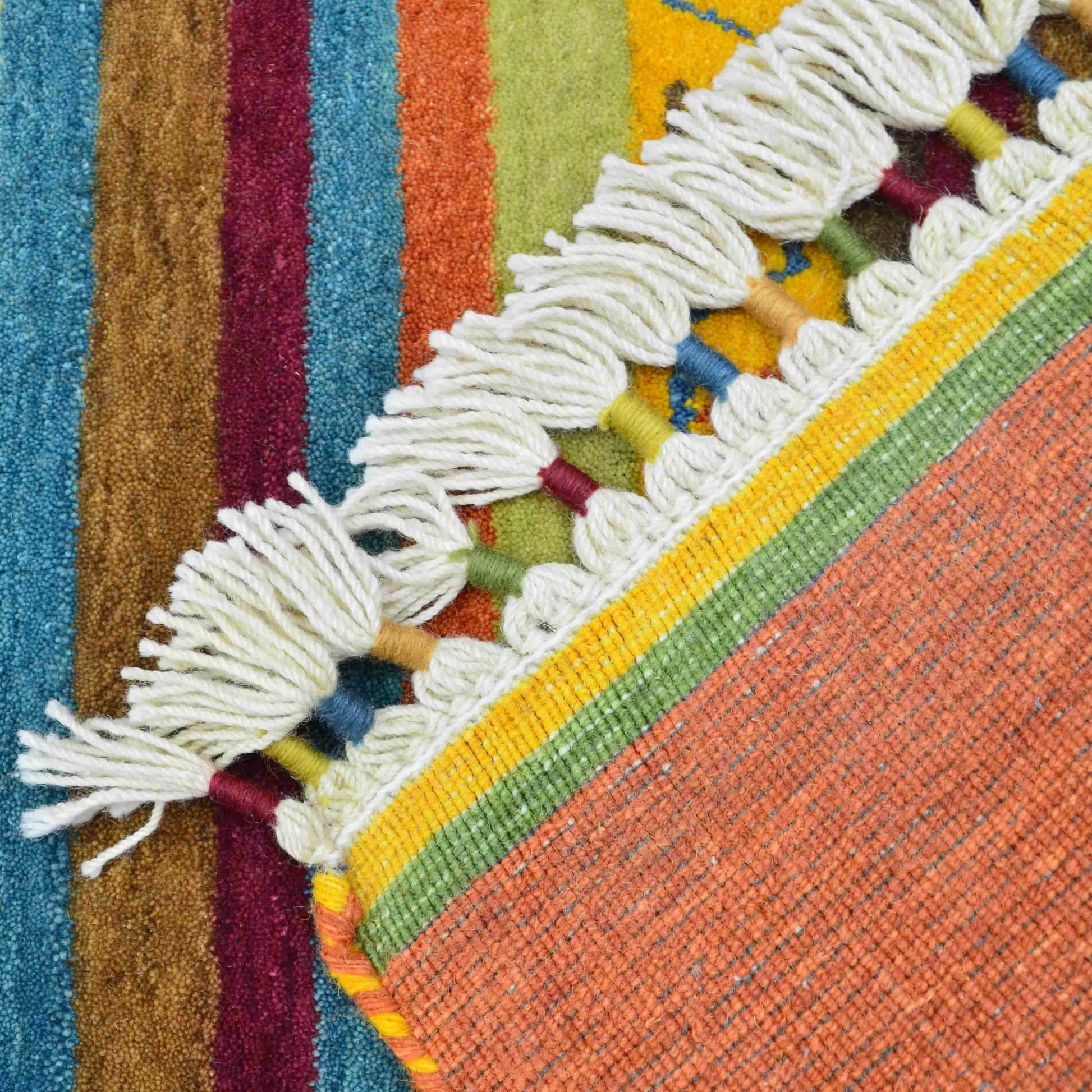 Yünden El Dokuma Tribal Halı