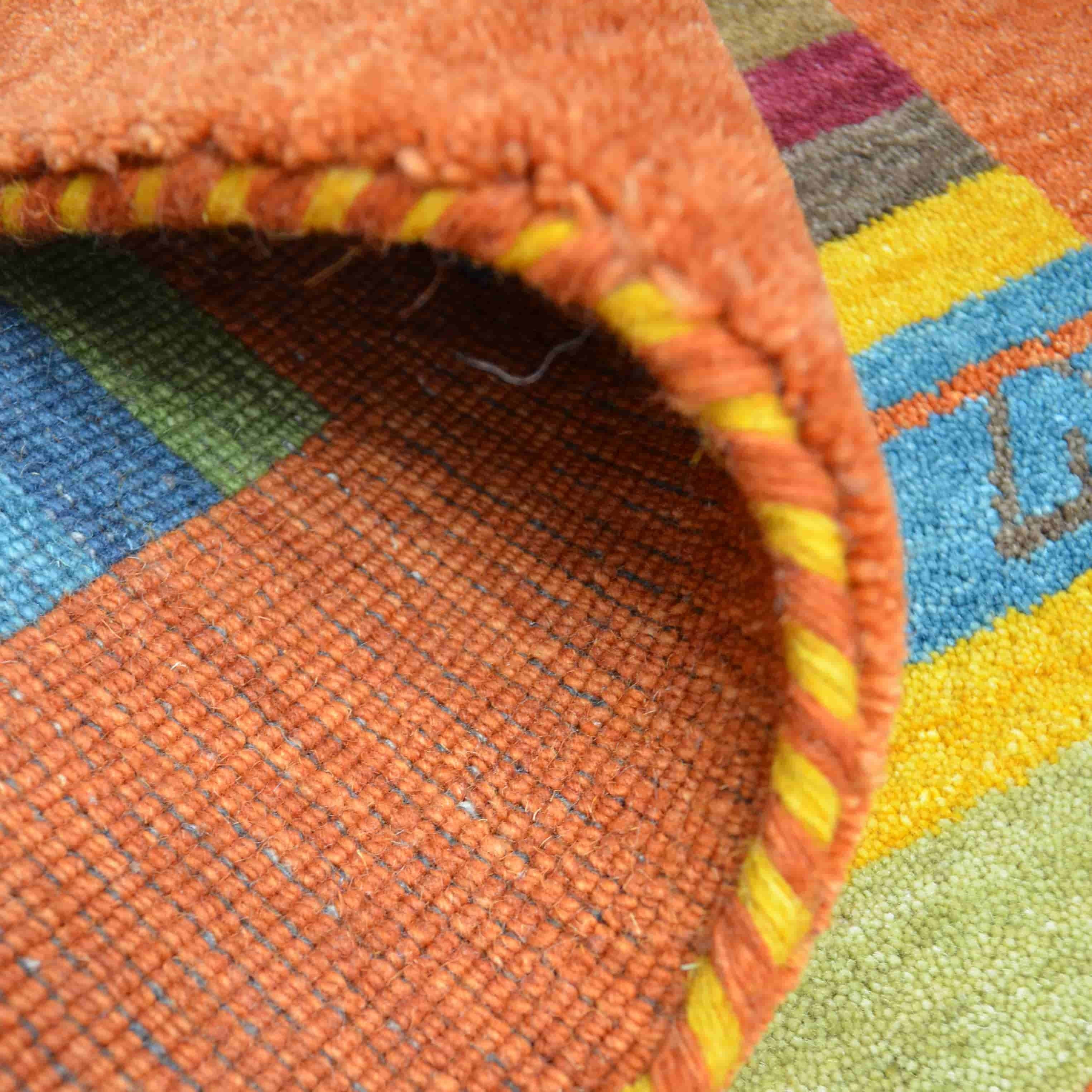 Yünden El Dokuma Tribal Halı