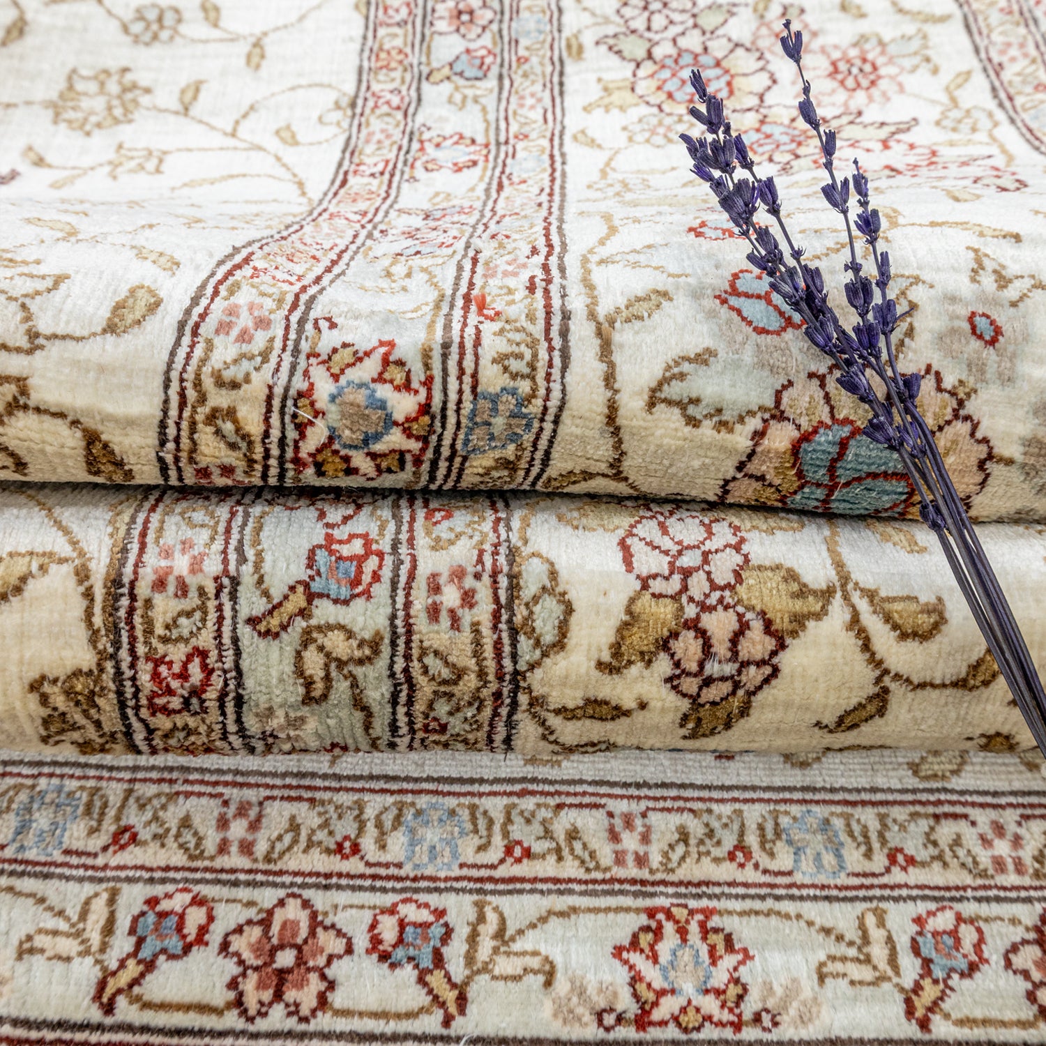 Ahves El Dokuma Çin İpeği Halı 187x273 cm