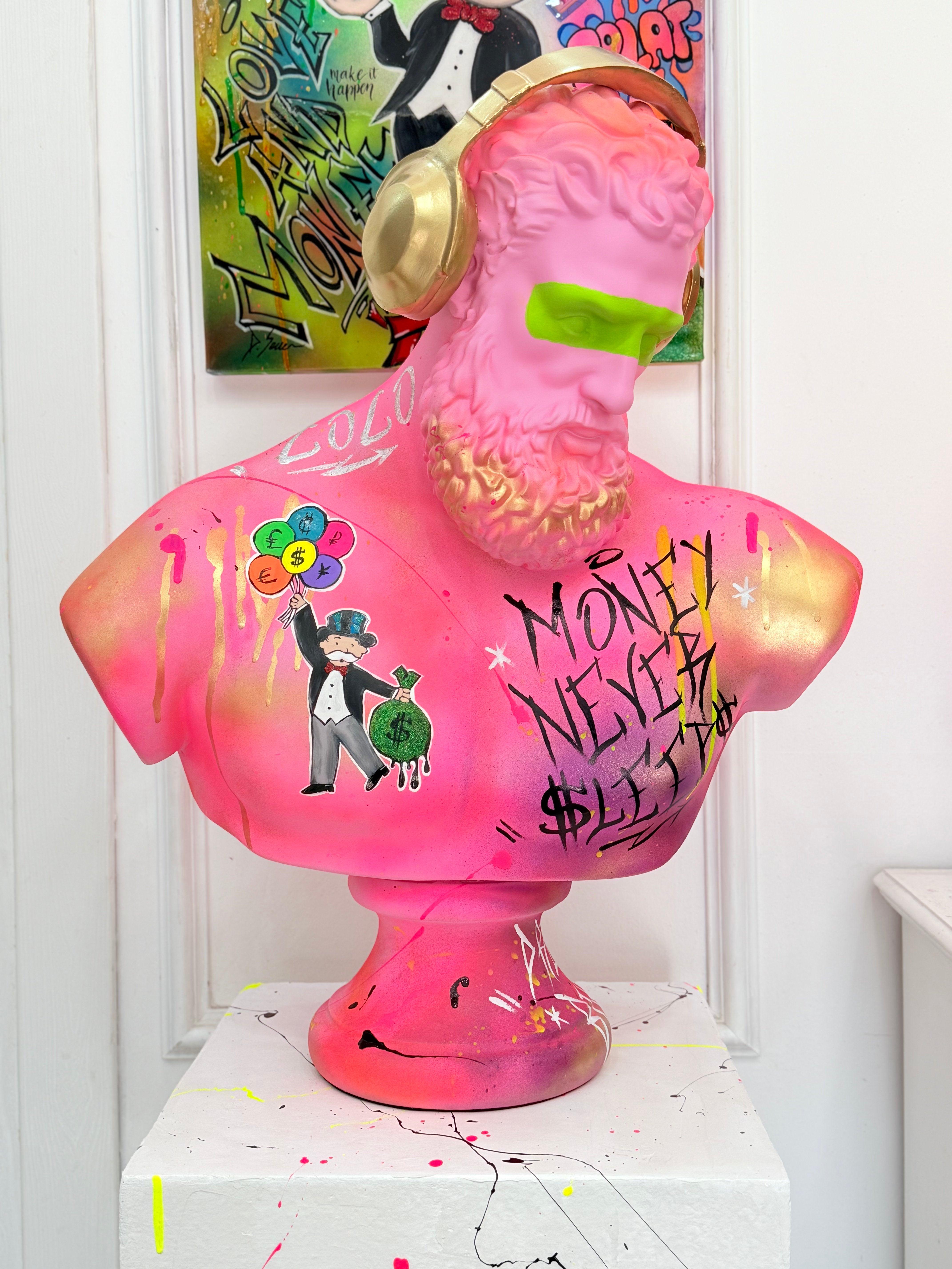 Herkül Monopoly Edition – Altın Kulaklıklı Büyük Boy Graffiti Heykel