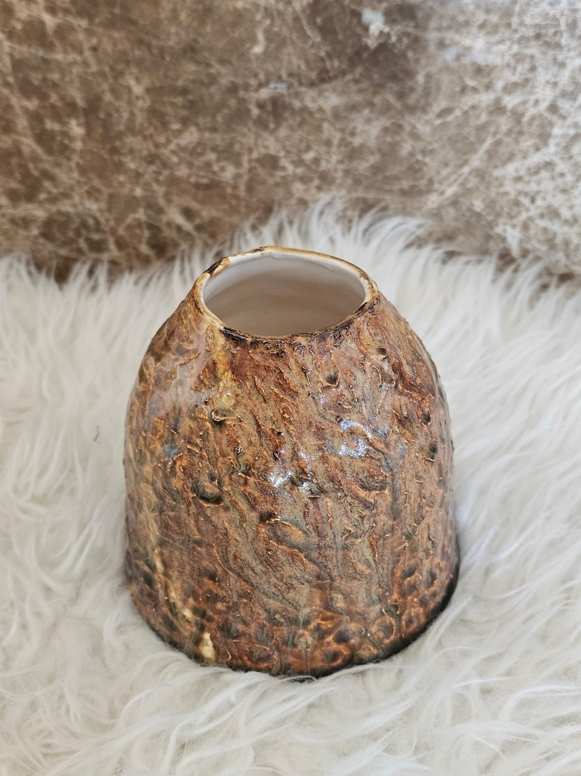 Antik Dokulu El Yapımı Seramik Vazo