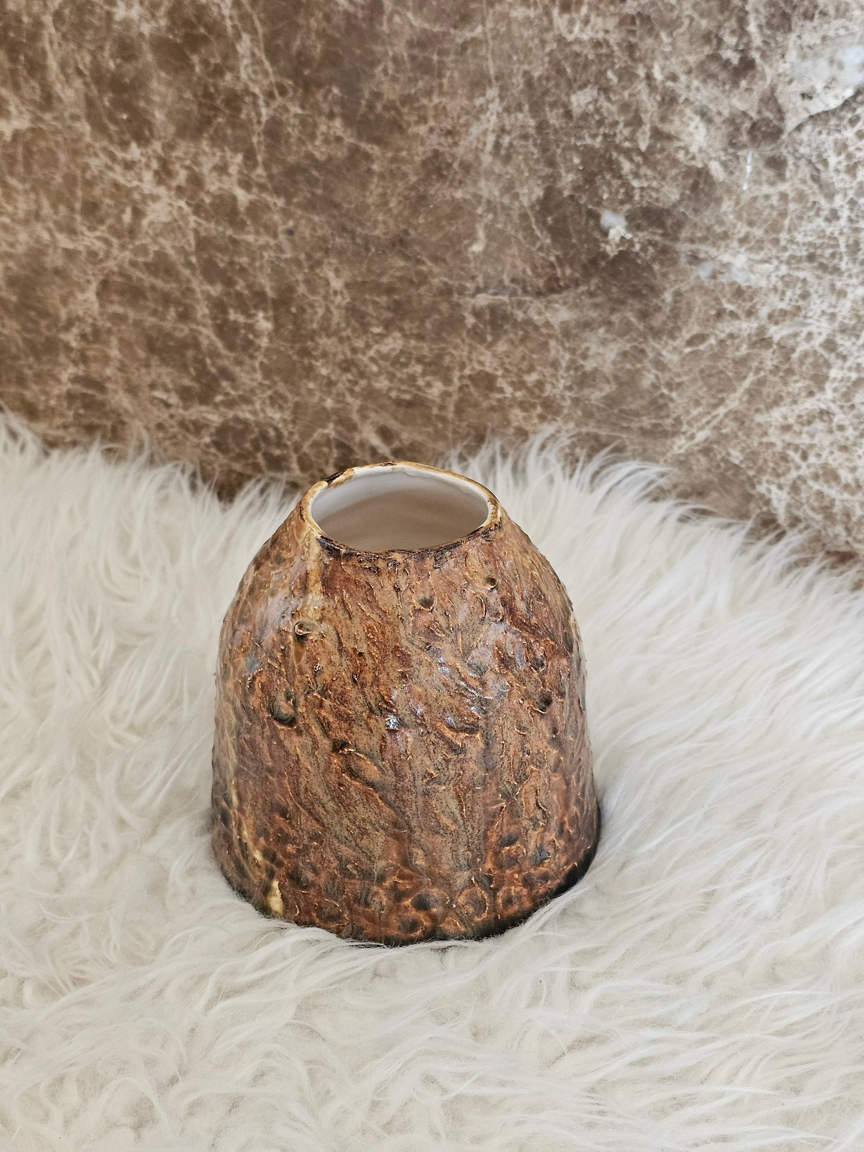 Antik Dokulu El Yapımı Seramik Vazo