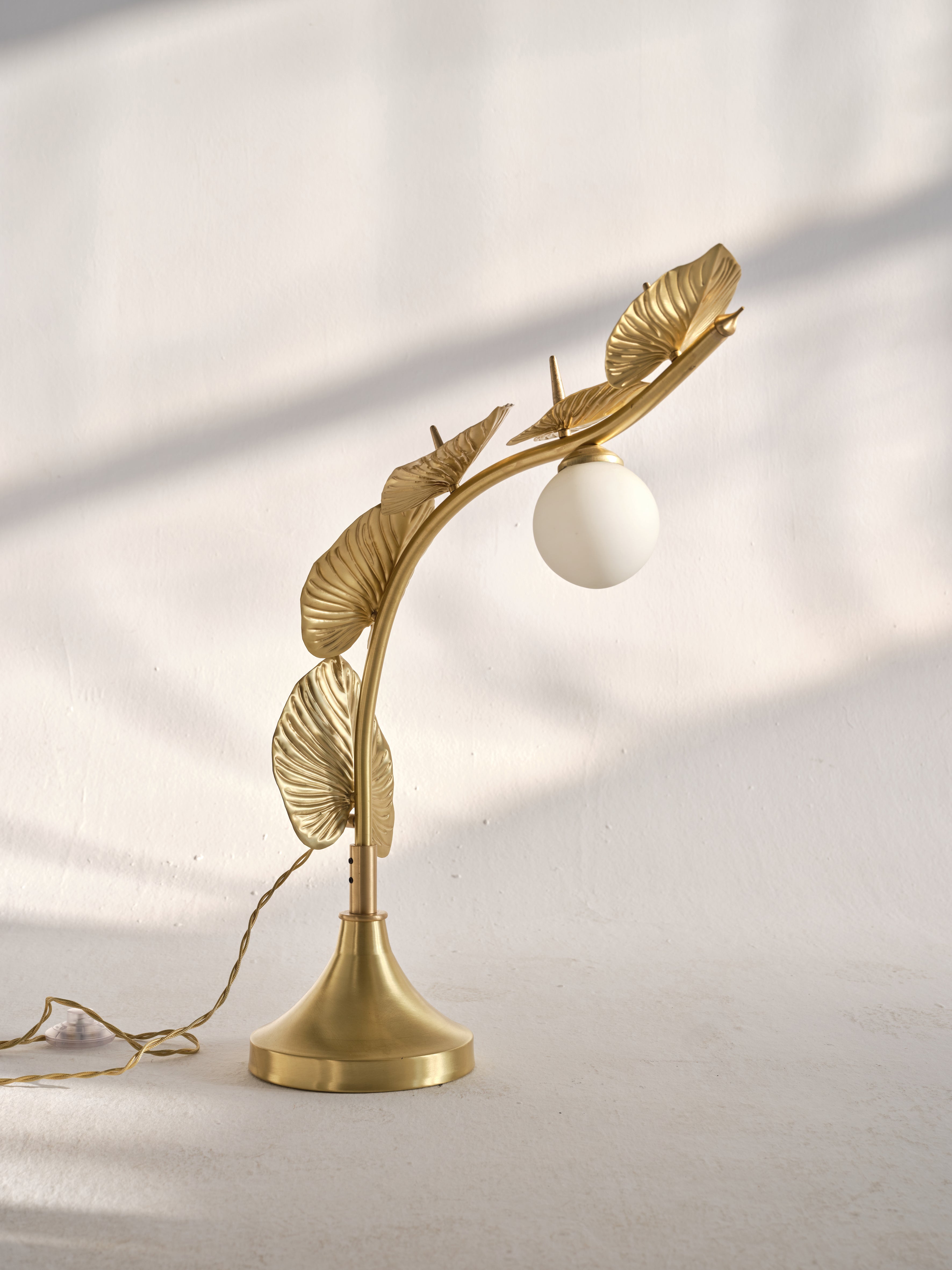 Antoryum Masa Lambası