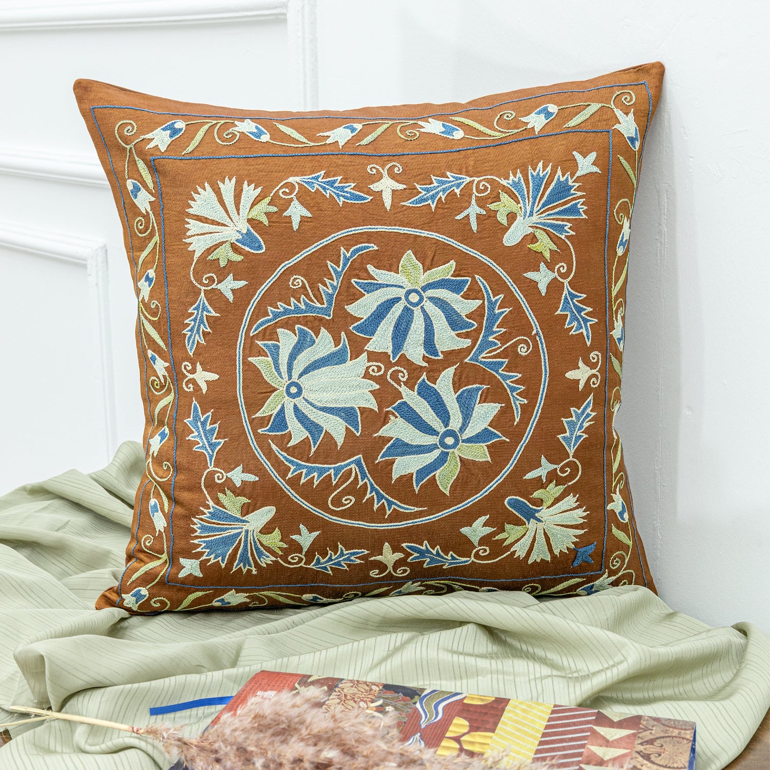 Aras Çiçekli İpek Kırlent 50x50 cm-Yastık & Kırlent-Soho Antiq-NowShopFun