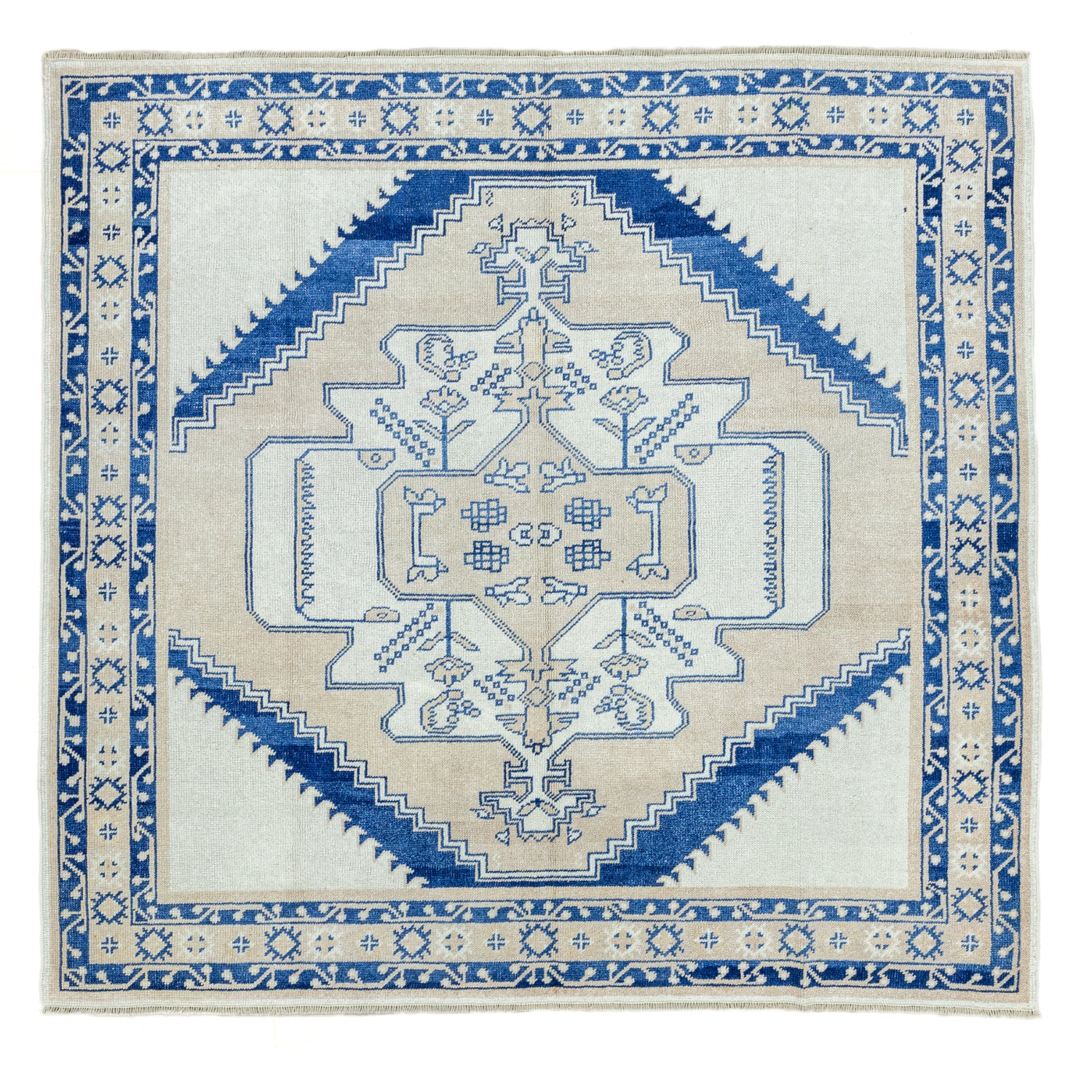 Ariet Rustik Tasarımlı El Dokuma Halı 205x193 cm