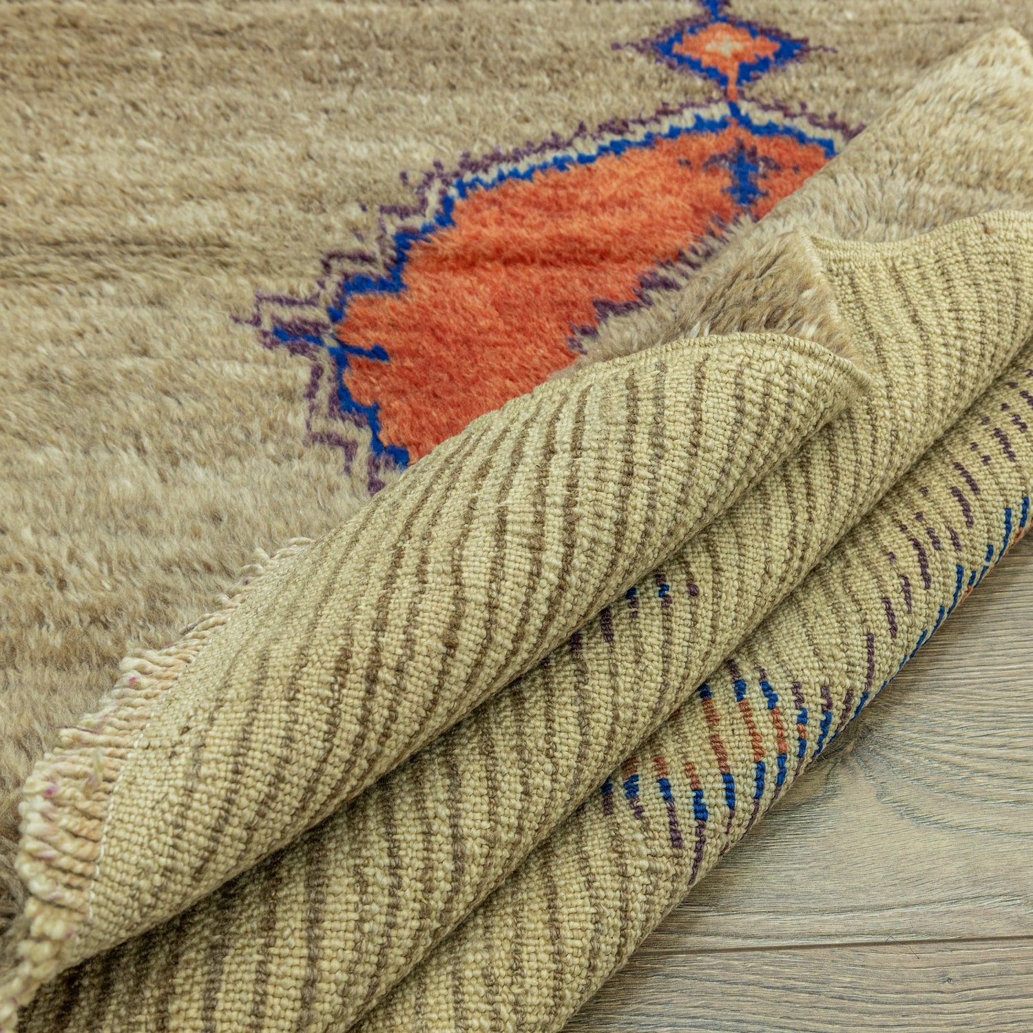 Arila İlkel Tasarımlı Tülü Halı 102x172 cm-Kilim & Halı-Soho Antiq-NowShopFun