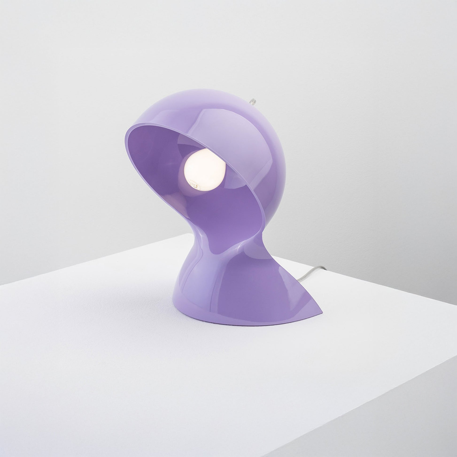 Artemide Dalù Lavanta Masaüstü Aydınlatması