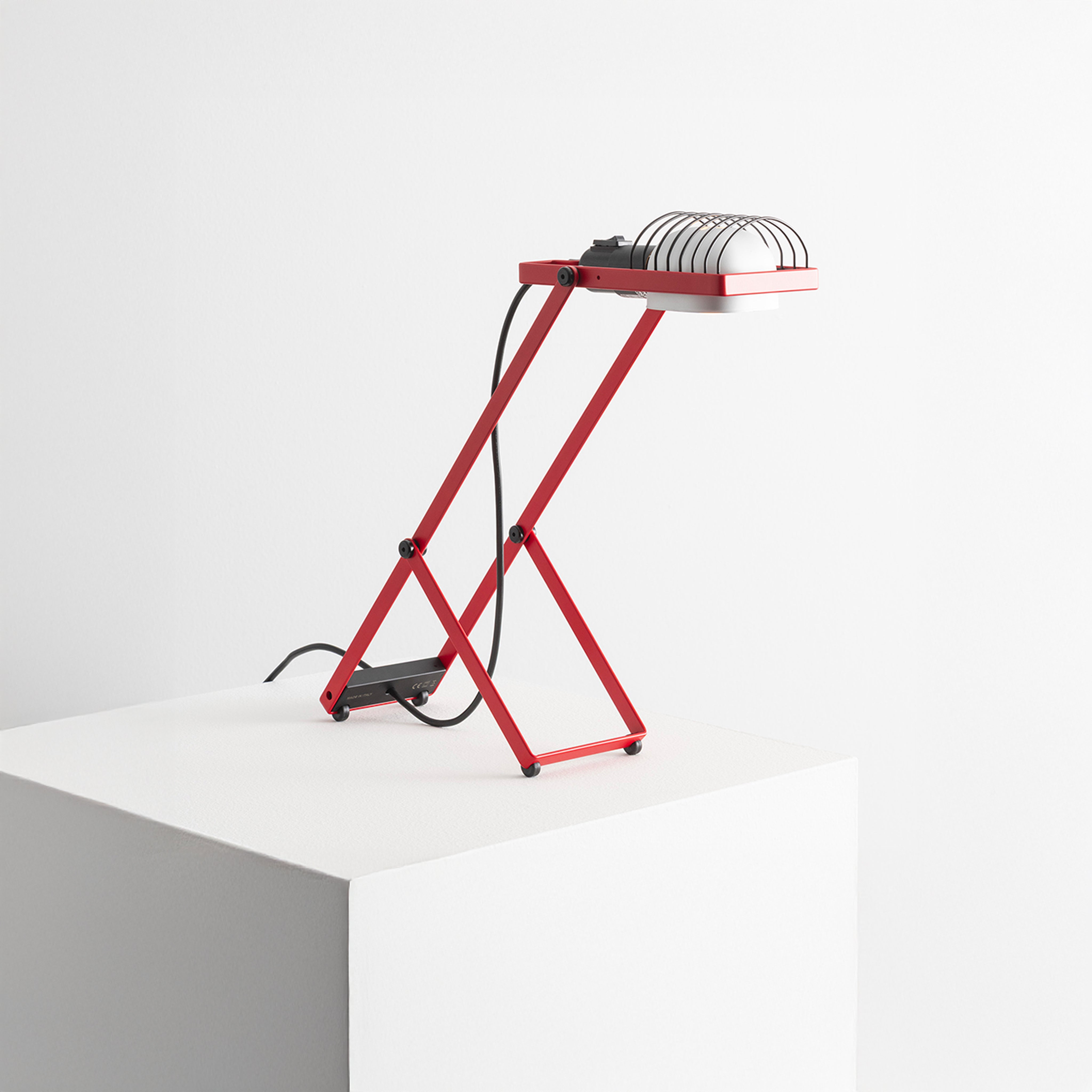 Artemide Sintesi Kırmızı Masaüstü Aydınlatması