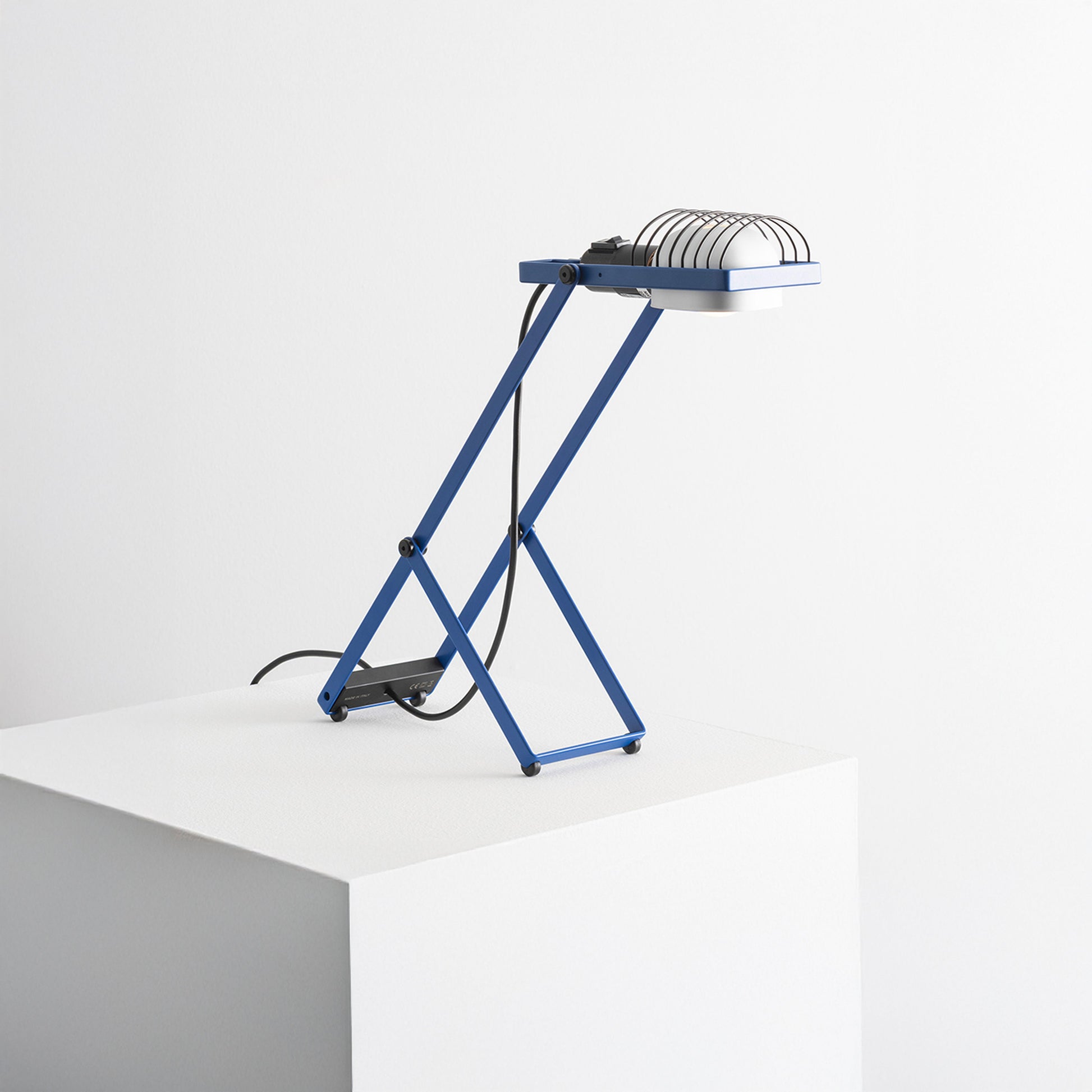Artemide Sintesi Mavi Masaüstü Aydınlatması