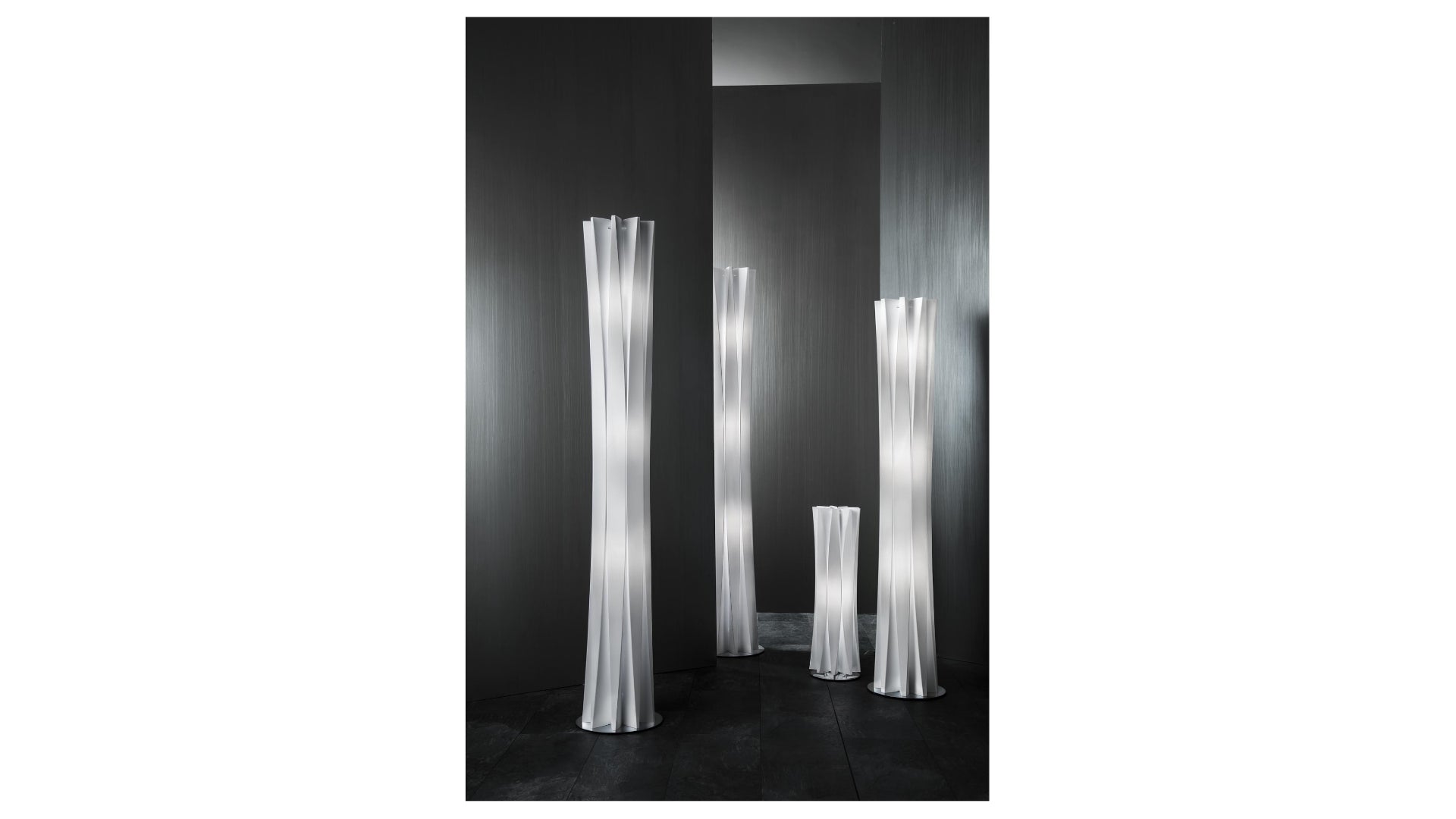 Bach Xxl Lambader 3l Beyaz Ø31,5x184 Cm E27 Led 3x8w