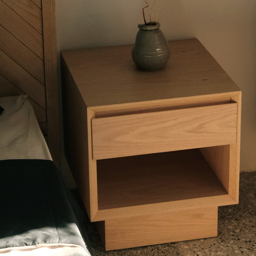 Beam Komodin, Meşe