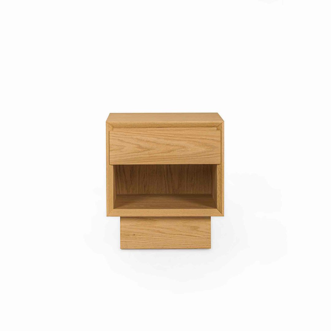 Beam Komodin, Meşe