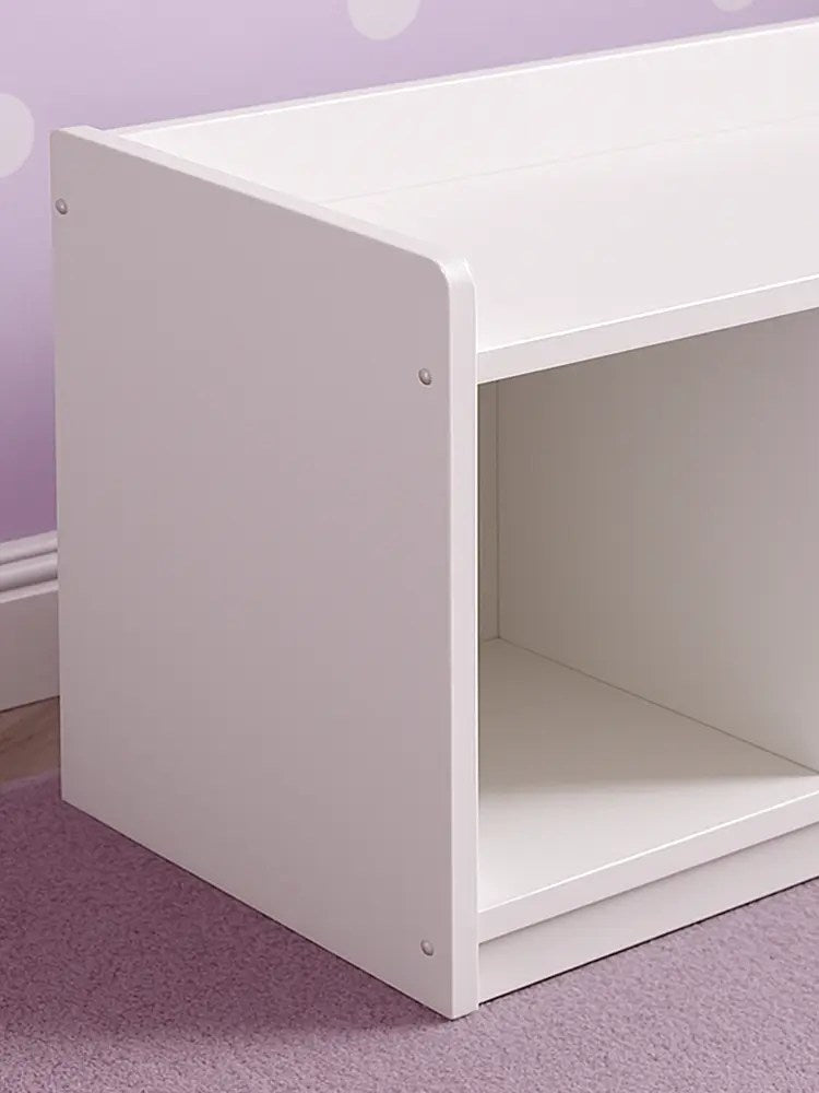 Beyaz Oyuncak Dolabı ve Bank