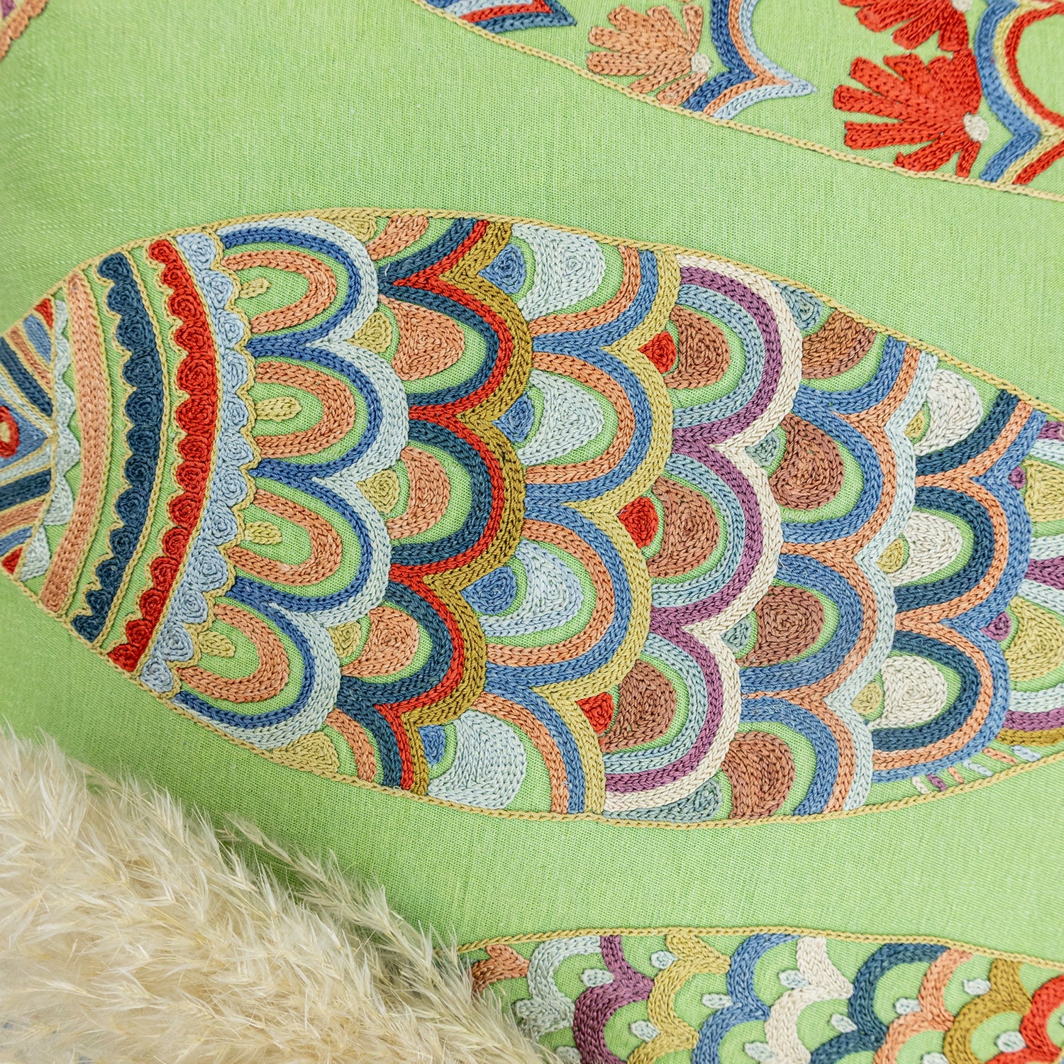 Blair Balık Desenli İpek Kırlent 50x50 cm