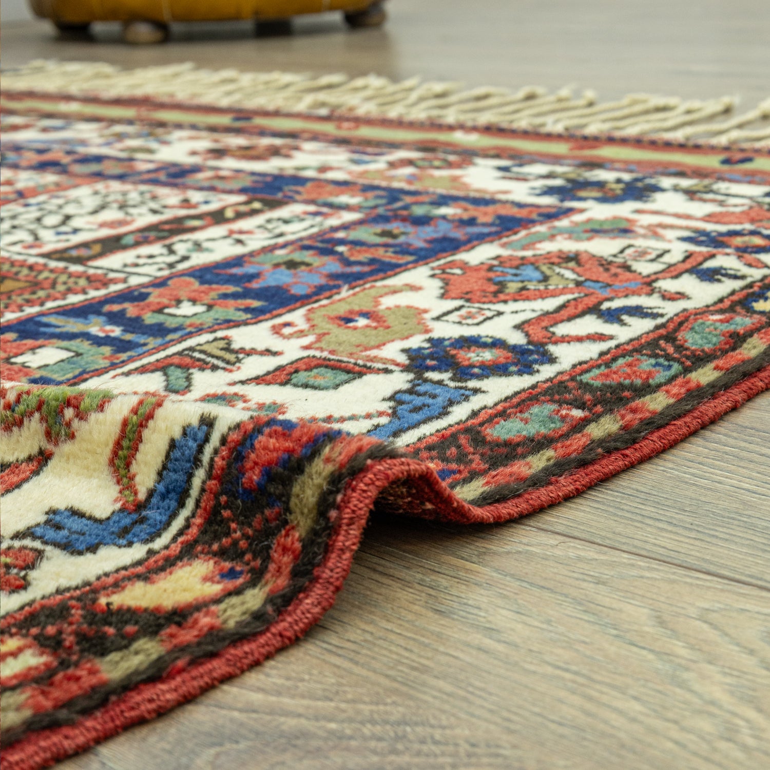 Bukan El Dokuma Dazkırı Halısı 128x147 Cm