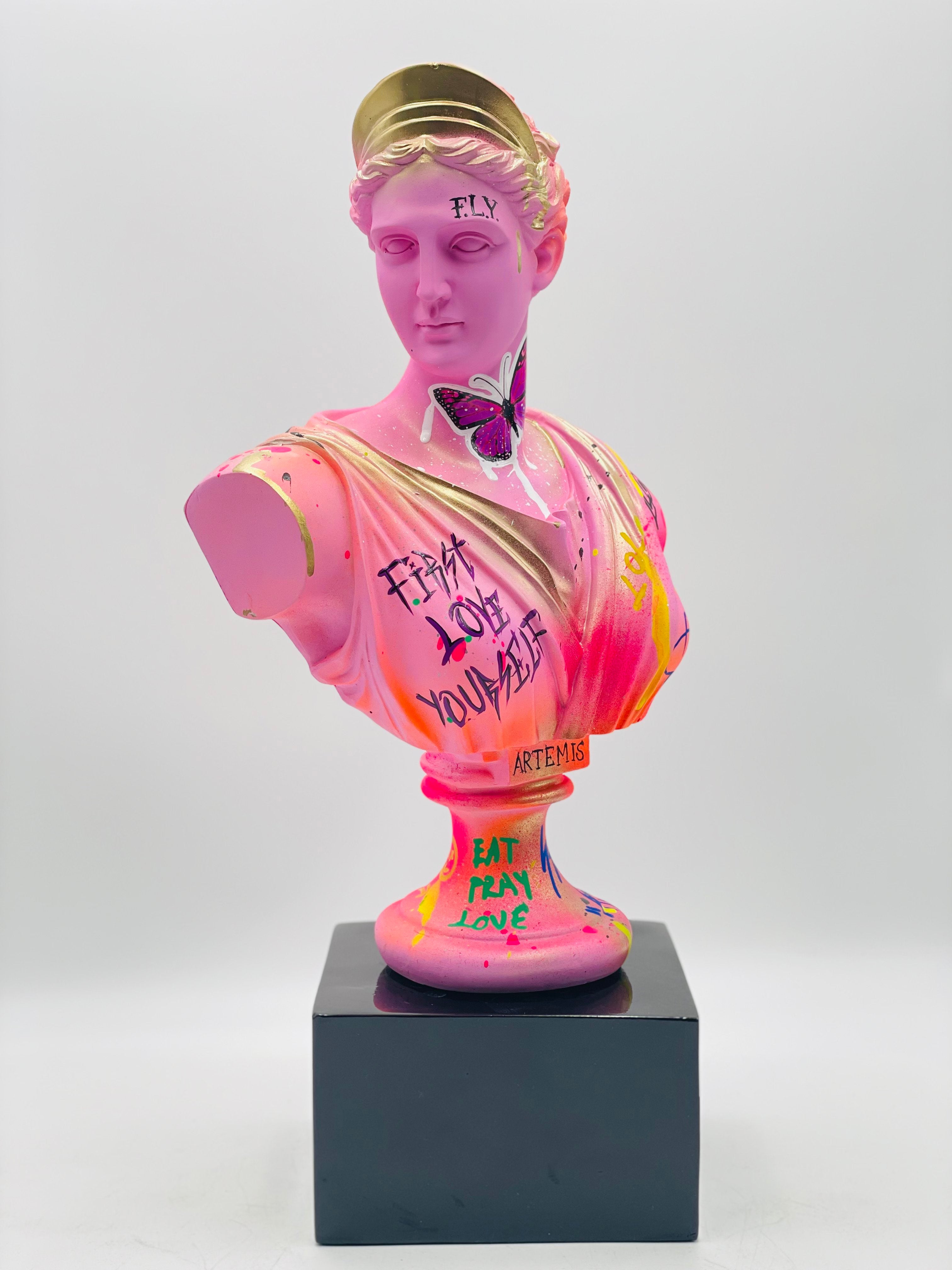 Butterfly Artemis Heykeli – Pink Street Pop Art Tasarım