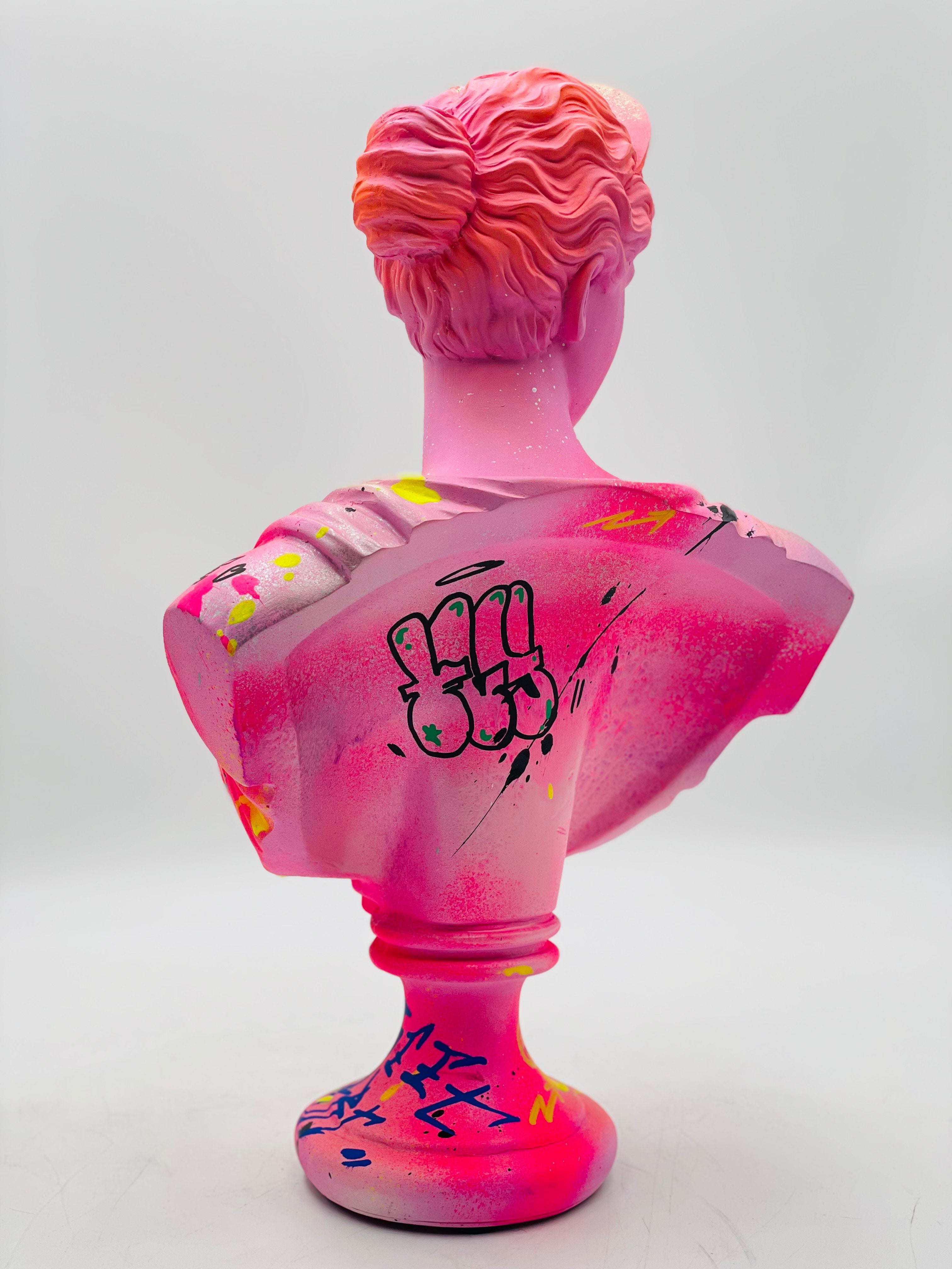 Butterfly Artemis Heykeli – Pink Street Pop Art Tasarım