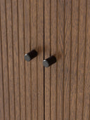 Calary XL Dressoir, Kabartmalı Ahşap Yüzey, Koyu Meşe Kaplama