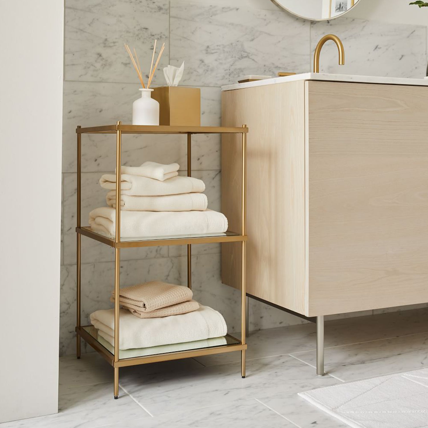 Castle Gold Metal Vitrin