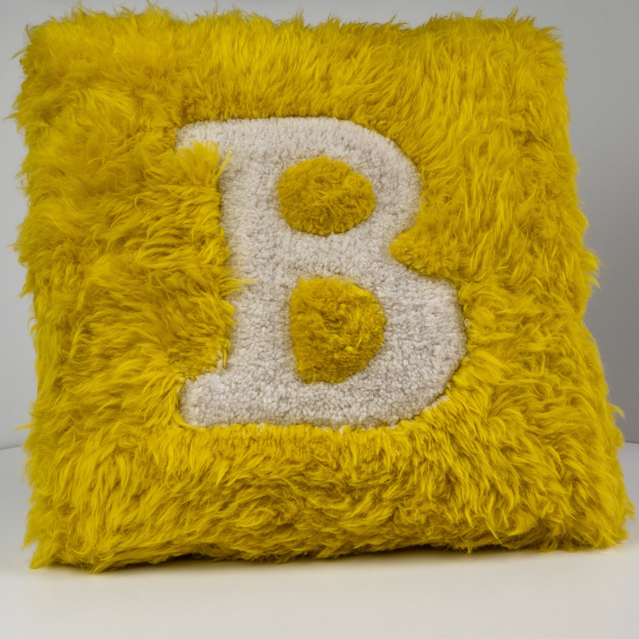 Chance El Yapımı B Harfli Yastık