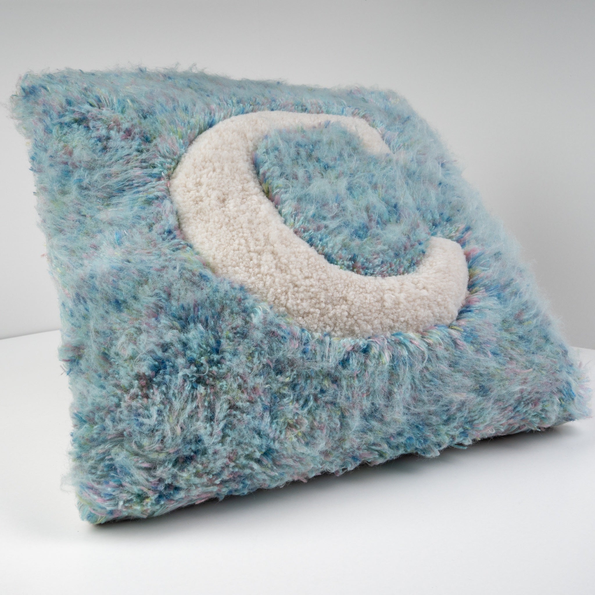 Chance El Yapımı C Harfli Yastık