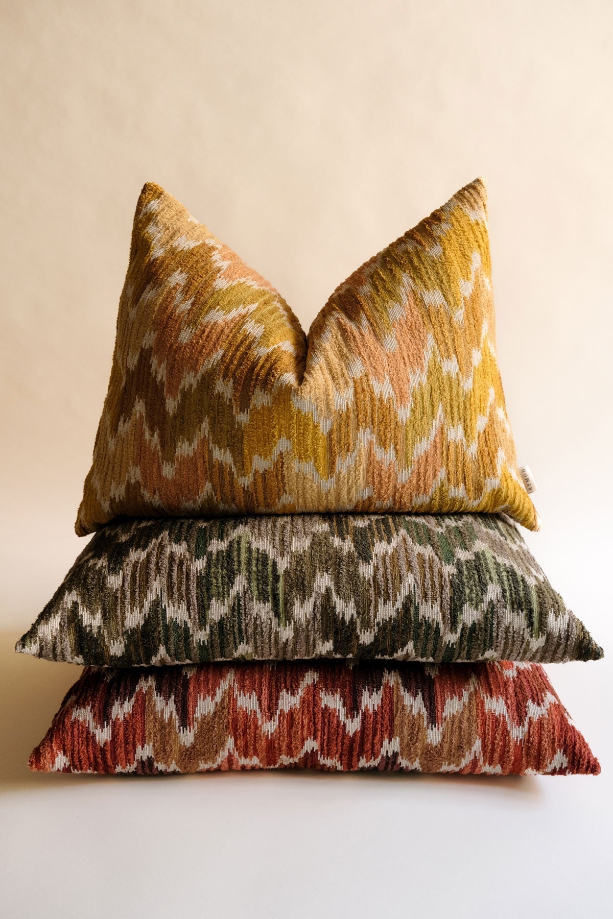 Corvia Kuş Tüyü Kırlent - Sarı-R E M O N-Sarı-40x60-NowShopFun