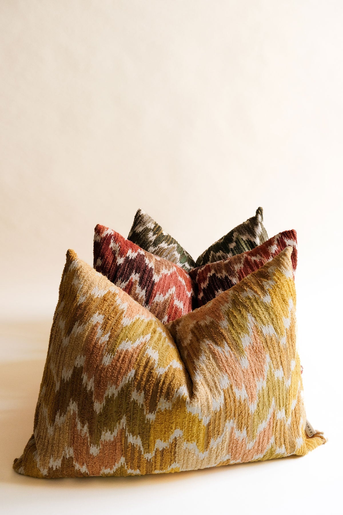 Corvia Kuş Tüyü Kırlent - Sarı-R E M O N-Sarı-40x60-NowShopFun