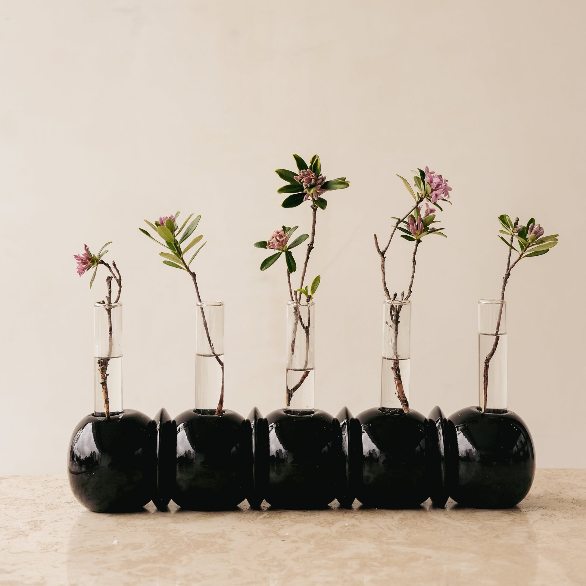 CRESCENDO CENTER PIECE - Dark red