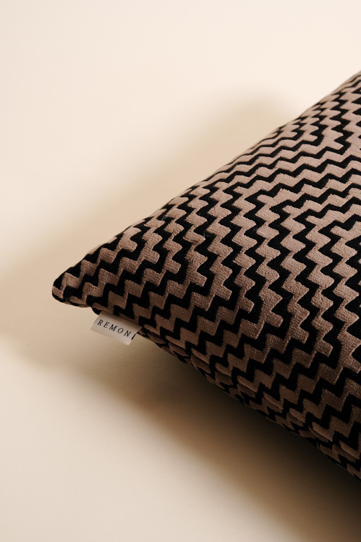 Cresta Kuş Tüyü Kırlent-R E M O N-40x60-NowShopFun